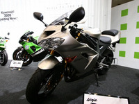 【東京モーターサイクルショー05】カワサキブース写真蔵 画像