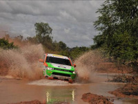 アウトランダーPHEV、アジアクロスカントリーラリーで6日間2000kmを走破 画像