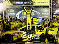 【NASCARスプリントカップ 第24戦】トヨタのケンゼス、波乱のブリストルで今季5勝目 画像