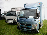 三菱ふそう、新型キャンター エコ ハイブリッド をシンガポール市場に投入 画像