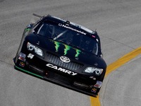 【NASCARネイションワイド 第24戦】トヨタ、カイル・ブッシュは僅差の2位 画像