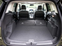 東ソー、VOC発生ゼロ・臭いを抑えた自動車内装材向けウレタン発泡触媒を開発 画像