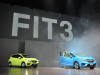 【ホンダ フィット 新型発表】竹村参事「ターゲットは“全域”」 画像