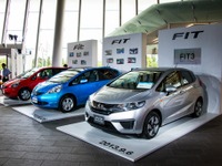 【ホンダ フィット 新型発表】Bピラー前方にルーフピーク、躍動感を表現 画像