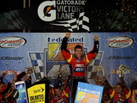 【NASCARスプリントカップ 第26戦】エドワーズ、逃げ切りで最終戦優勝 画像