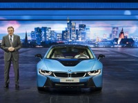 【フランクフルトモーターショー13】BMW環境対応の切り札、i8 市販モデル発表…PHVスポーツ 画像