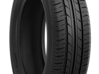 トヨタ カローラハイブリッドにTOYO J57 供給　東洋ゴム 画像