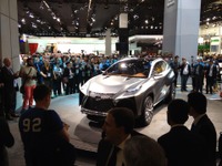 【フランクフルトモーターショー13】レクサス RX よりコンパクト、LF-NX 公開 画像