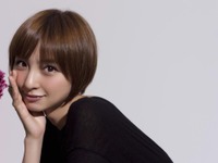 ピーチ、元AKBの篠田麻里子さんをブランドプロモーションに起用 画像