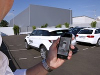【フランクフルトモーターショー13】ヴァレオ、スマホを使った全自動駐車システムを初公開 画像