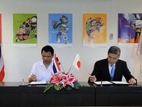 日本政府、タイ北部の病院に四駆救急車贈与 画像