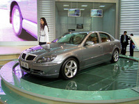 【上海モーターショー05】駿捷なセダンとは? …華晨汽車 画像