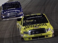 【NASCARキャンピングワールド 第16戦】トヨタ、接戦を制しカイル・ブッシュが今季4勝目 画像