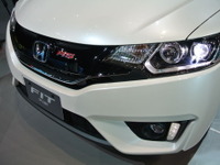 【ホンダ フィット 新型発売】「新しい動力源が入っていることを表現したフロントマスク」 画像