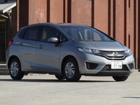 【ホンダ フィット13G Fパッケージ 試乗】普段使いにいいプレーンな実用車…島崎七生人 画像