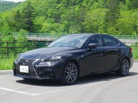 【レクサス IS 試乗】ガソリン車、スポーツ性は評価できるが減税の対象外は残念…松下宏 画像