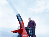ホンダ、クロスオーガ搭載の小型ロータリー除雪機を発売 画像