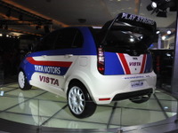 【ジャカルタモーターショー13】タタ VISTA、居住性重視の大型車でブランディング［詳細画像］ 画像