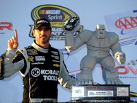 【NASCARスプリントカップ・チェイス 第3戦】ジョンソン、チームメイトを抑えて今季5勝目を獲得 画像