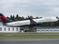 ボーイング、デルタ航空に最初のNG737-900ERを納入 画像