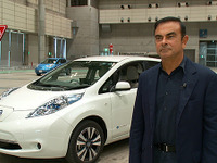 【CEATEC13】自動運転車を日産カルロス・ゴーン社長が試乗 画像