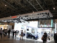 【CEATEC13】国内初展示のトヨタ i-ROAD 、公共交通との統合を視野に 画像