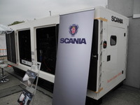 【消防防災展13】スカニア、大型トラックのエンジンを使った発電機を日本投入 画像