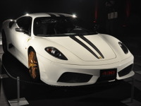 430スクーデリア、458スペチアーレ登場に華を添える［写真蔵］ 画像