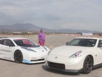 日産 フェアレディZ と リーフ レーサー…2台の NISMO が対決［動画］ 画像