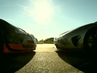 ブガッティ ヴェイロン 対 ケーニグセグ アゲーラ、世界最高峰のスーパーカーが加速対決［動画］ 画像