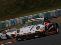 【SUPER GT 第7戦】GT300クラス、GSR 初音ミク BMWの谷口&片岡が連勝飾る［写真蔵］ 画像