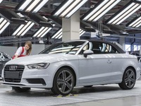アウディ A3 カブリオレ 新型、ハンガリー工場で生産開始 画像