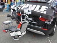 【ジャパンカップ13】シマノは電動変速機など、THULEは自動車後部用サイクルキャリア展示 画像