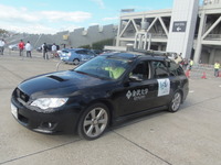 【ITS世界会議13】金沢大学、Autonomous Vehicleによる追い越しのデモを実施 画像