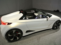 【東京モーターショー13】ホンダ、ブーステーマは「枠にはまるな。」 画像