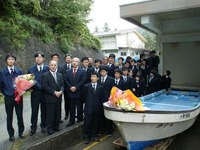 日本郵船と郵船ロジ、東日本大震災で米国・加州に漂着した実習用ボートの返還を支援 画像