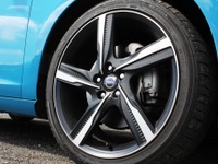 【ボルボ 60シリーズ R-DESIGN 改良新型】洗練されたスタイリングパッケージ 画像