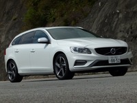 【ボルボ V60 R-DESIGN 試乗】テンポよい走りのハイパフォーマンスカー…島崎七生人 画像
