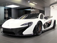 マクラーレンP1、新色を日本初公開…甲斐CEO「どういう色にするか楽しみ」 画像