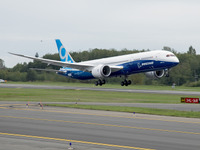 ジャムコ、787向けギャレーなど好調で増収増益…2013年9月中間決算 画像
