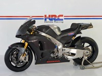 ホンダ、MotoGP市販レーサー RCV1000R を発表 画像