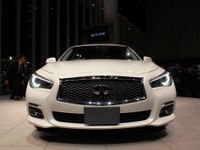 【日産 スカイライン 新型発表】ヘッドライトは猛禽類の目を意識 画像