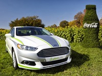 【ロサンゼルスモーターショー13】フォード、コカコーラの植物由来ペットボトル素材を内装材に…研究開発車を初公開へ 画像