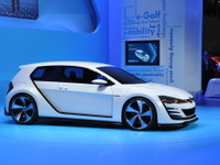 【ロサンゼルスモーターショー13】VW“モンスター”登場、503psの デザインヴィジョン GTI 画像