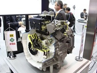【東京モーターショー13】パワートレーンとドライブトレーンを融合するマイルドHVソリューション――シェフラー 画像