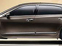【広州モーターショー13】日産、ロングホイールベースモデル 新型ティアナVIP を公開 画像