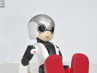 【東京モーターショー13】ロボット宇宙飛行士「キロボ」の地上クルー、「ミラタ」登場 画像