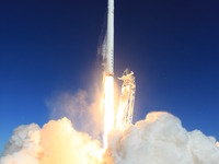スペースX ファルコン９ロケット初の静止衛星打ち上げへ 画像