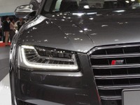 【東京モーターショー13】アウディ S8…ヘッドライトユニット「マトリックスLED」を装備［詳細画像］ 画像