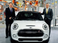 MINI ハッチバック新型、英オックスフォード工場で生産開始 画像
